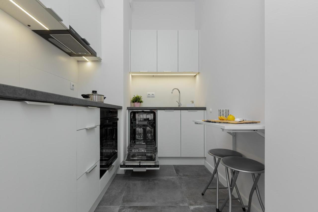 Golden Apartment Ursynow By Noclegi Renters Varşovia Exterior foto